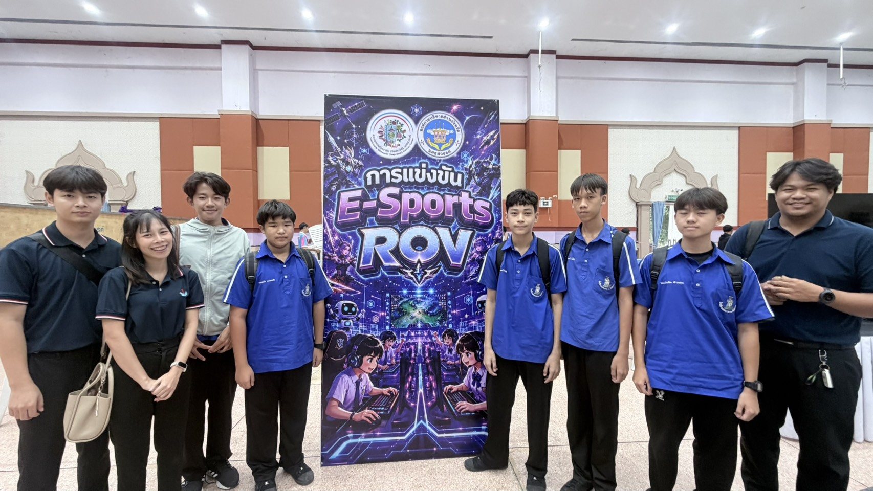 โรงเรียนเทศบาล ๑ กิตติขจร ขอแสดงความยินดีเป็นอย่างยิ่งกับ ตัวแทนนักเรียนระดับชั้นมัธยมศึกษาตอนต้น ที่คว้ารางวัล "ชมเชย" จากการแข่งขันกีฬา E-Sport (เกม ROV) ในงานสัปดาห์วิทยาศาสตร์ ประจำปี 2569