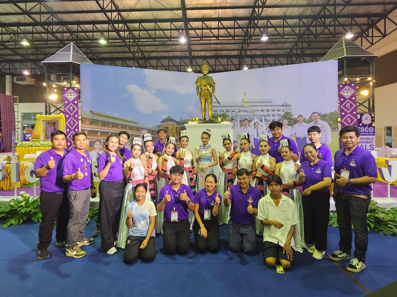 ขอแสดงความยินดีกับนักเรียนและคุณครูผู้ฝึกซ้อม ที่สามารถสร้างชื่อเสียงให้กับโรงเรียนและชุมชน