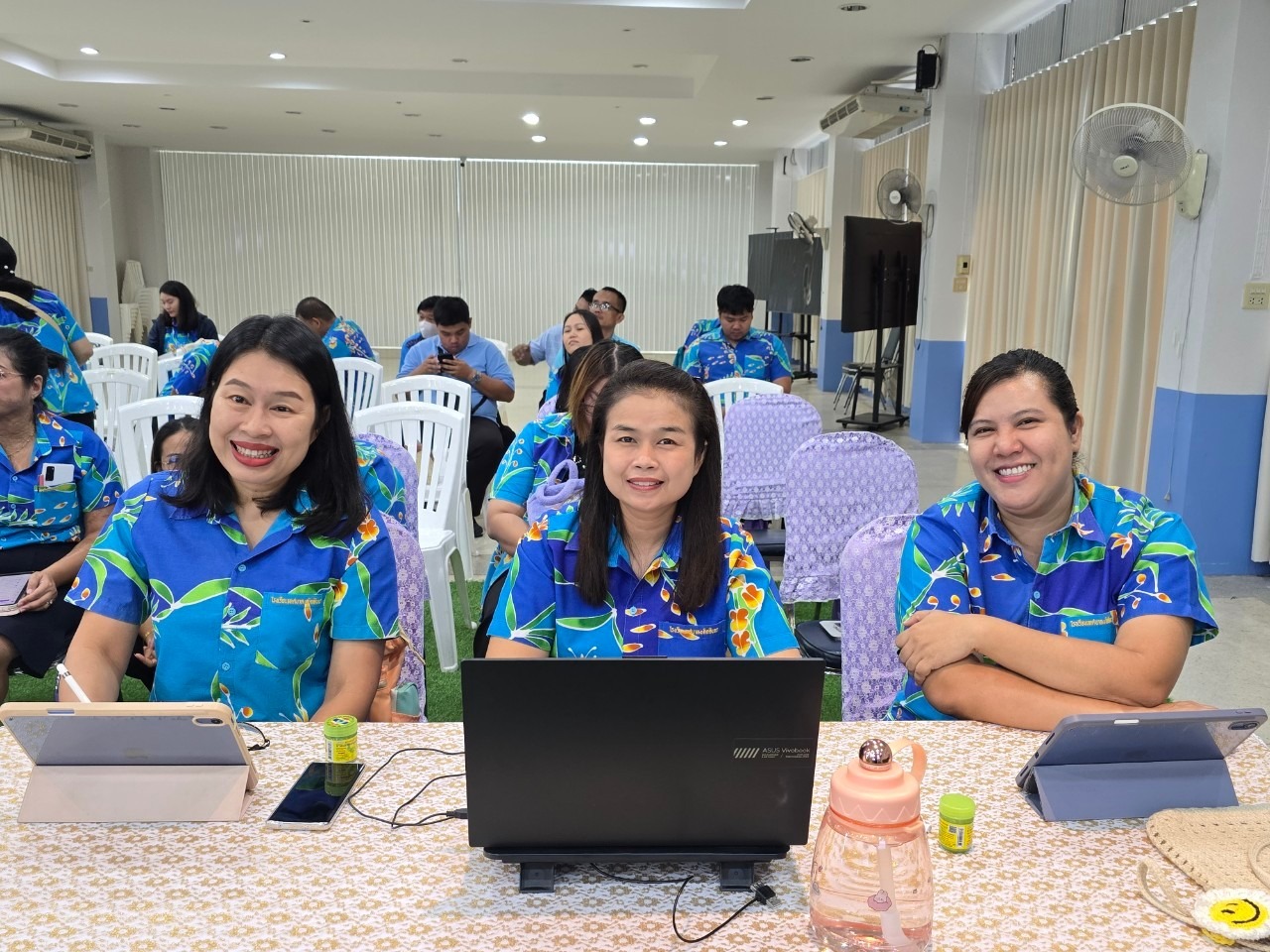 โรงเรียนเทศบาล 1 กิตติขจร จัดอบรมพัฒนาทักษะการใช้งานเว็บไซต์ ChatGPT และ CANVA
