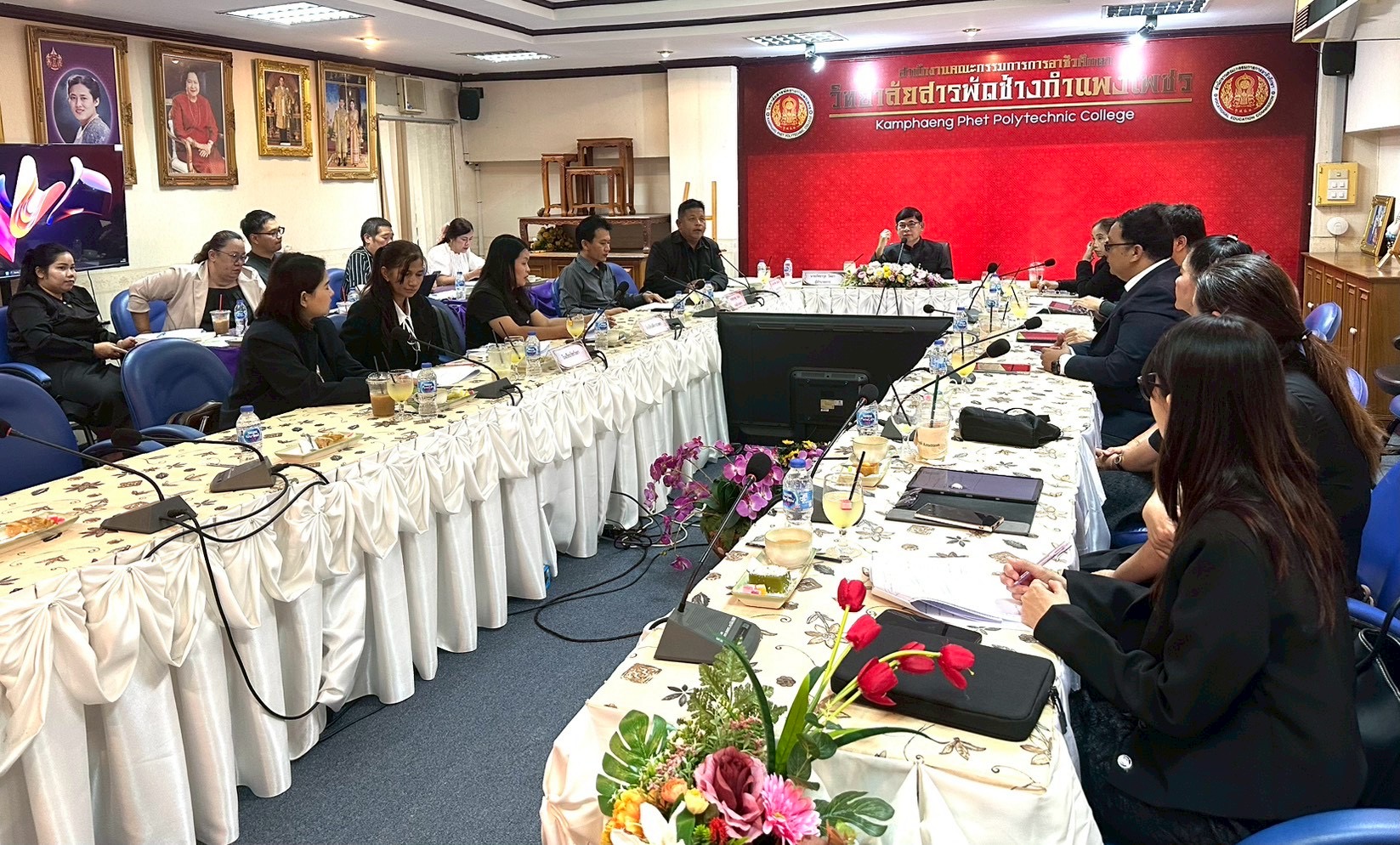 ประชุมหารือการจัดการศึกษาระบบทวิศึกษา เปิดโอกาสนักเรียนเลือกเรียน 6 สาขาวิชา ณ วิทยาลัยสารพัดช่างกำแพงเพชร