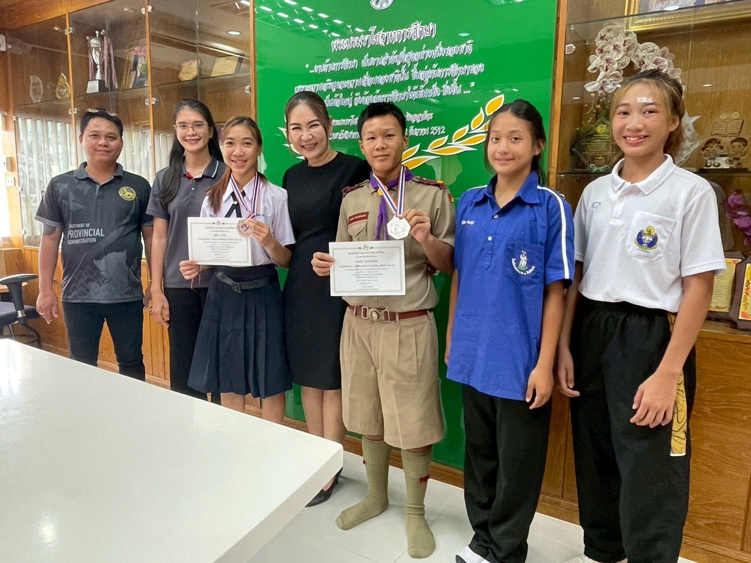 มอบเกียรติบัตรเพื่อแสดงความยินดีและเสริมสร้างขวัญกำลังใจให้แก่ตัวแทนนักเรียนผู้สร้างชื่อเสียงให้กับสถานศึกษา จากการเข้าร่วมการแข่งขันกีฬามวยสากลยุวชนและเยาวชนชิงชนะเลิศแห่งประเทศไทย ประจำปี 2569