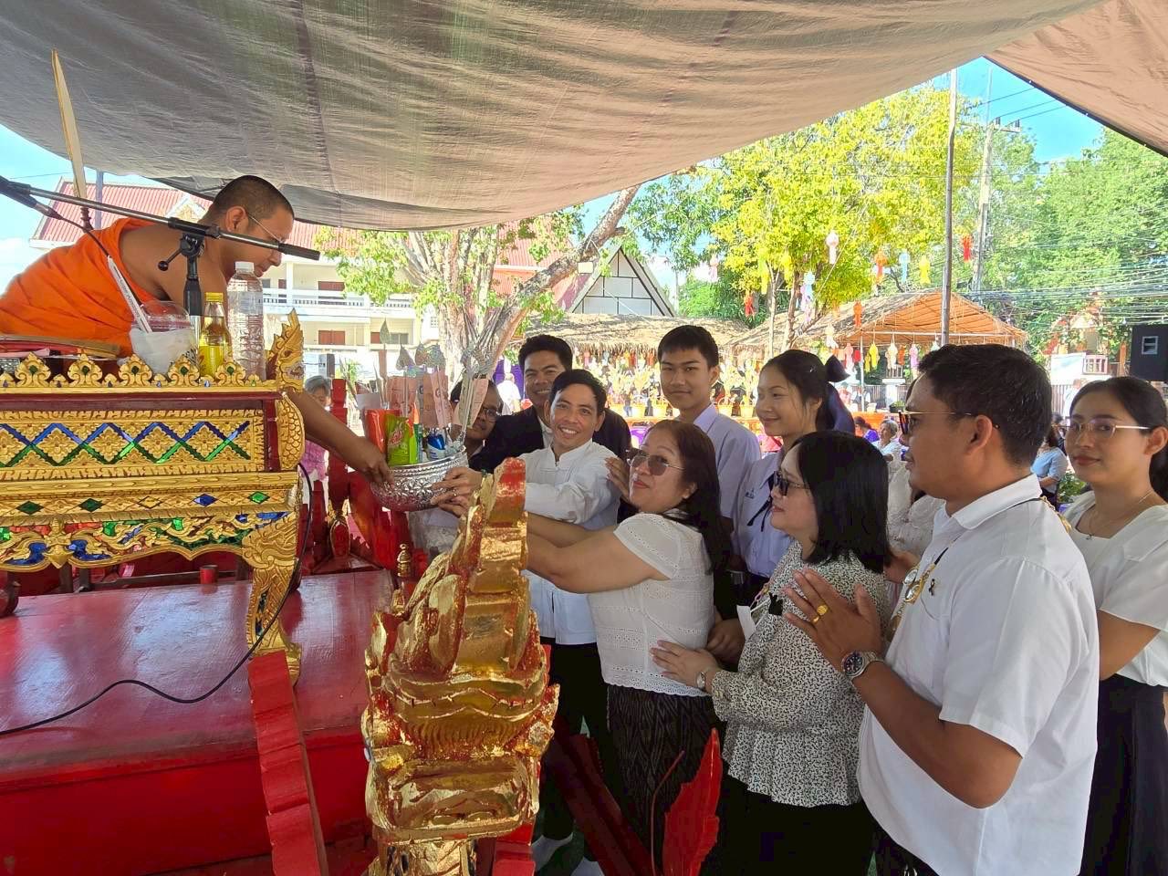 โรงเรียนเทศบาล 1 กิตติขจร นำคณะครูและนักเรียนชั้นมัธยมศึกษาปีที่ 4 ร่วมสืบสานประเพณี "เทศน์มหาชาติ" ประจำปี 2568 ณ วัดดอนแก้ว จังหวัดตาก