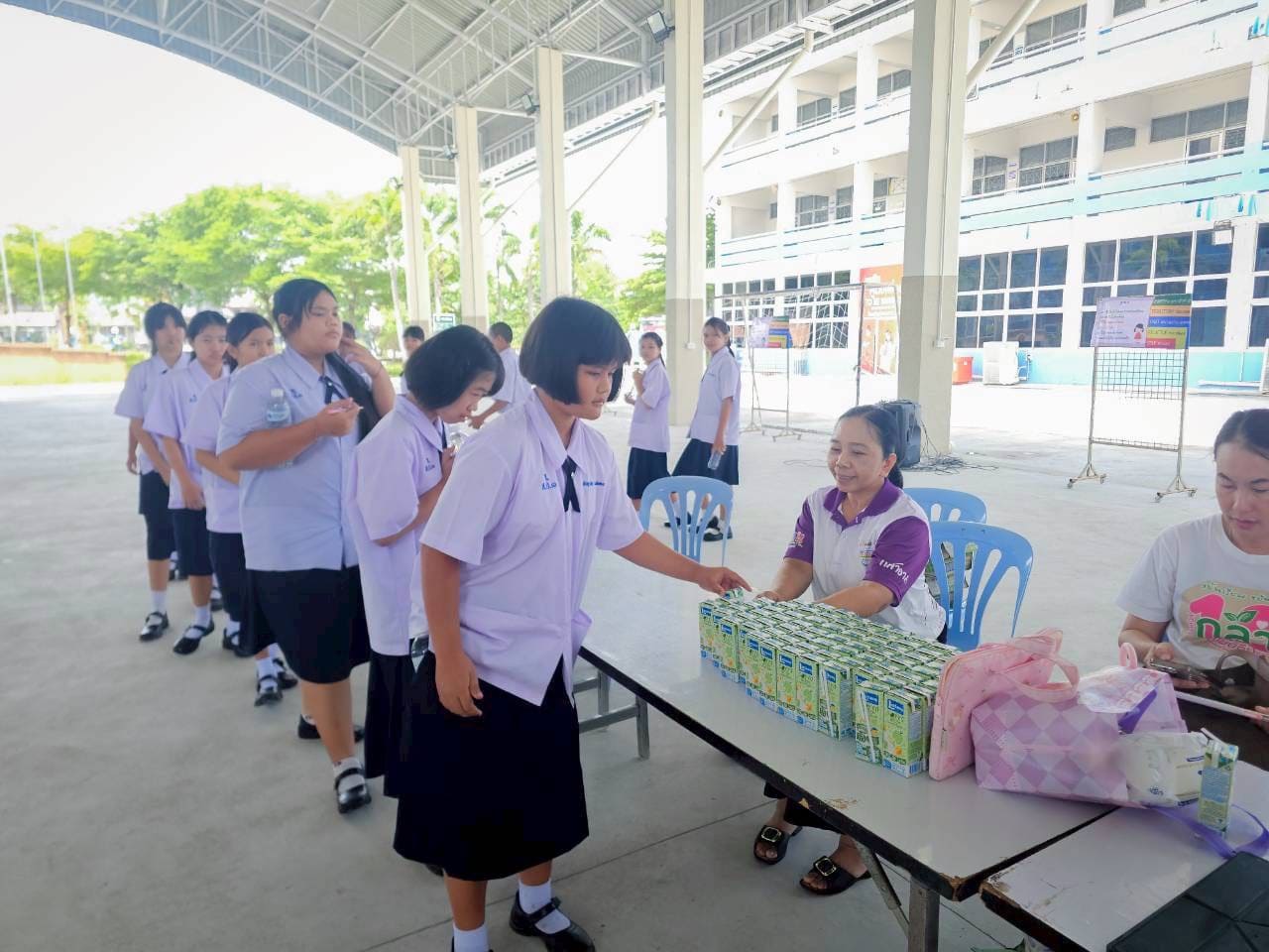 ภาพกิจกรรมที่ 53 จาก 80