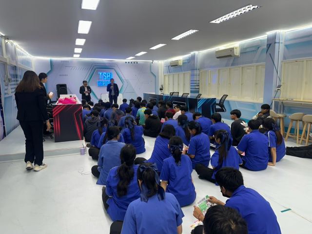 ภาพกิจกรรมที่ 30 จาก 35